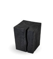 Schwarzer Beistellhocker Klotzki 30 aus massiver Eiche yakisugi mit Riss